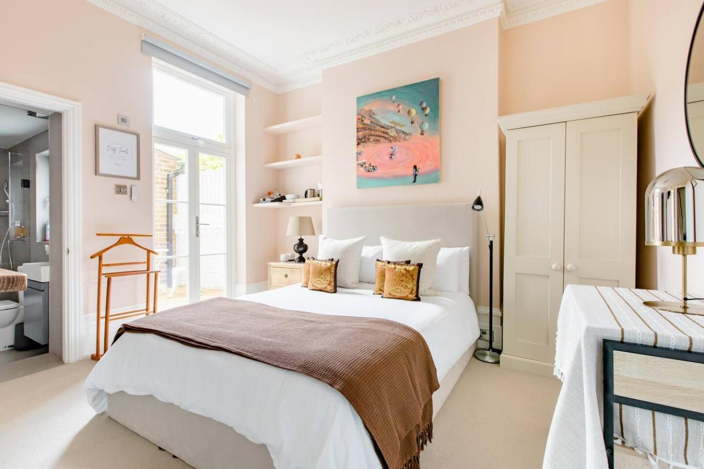 Luxury King-Bed Ensuite With Quiet Private Patio London Eksteriør billede
