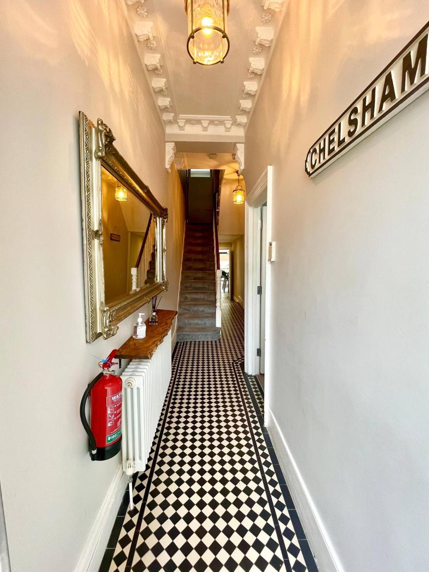 Luxury King-Bed Ensuite With Quiet Private Patio London Eksteriør billede